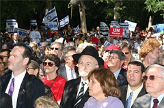 Demonstrators protest Iranian President Mahmoud Ahmadinejad across from the United Nations in New York on Sept. 20, 2006, in a rally organized by the Conference of Presidents of Major American Jewish Organizations.