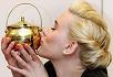 scarlett johansson hasty pudding award