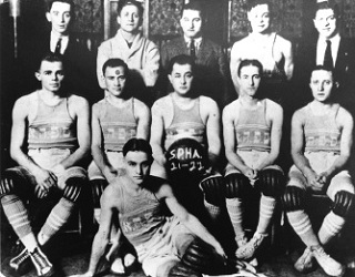 The 1921-22 Philadelphia SPHAs. Note the Hebrew lettering on the jerseys.