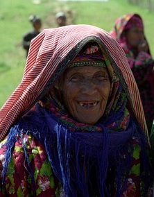 toothless Uzbek woman - photo by  Umida Akhmedova