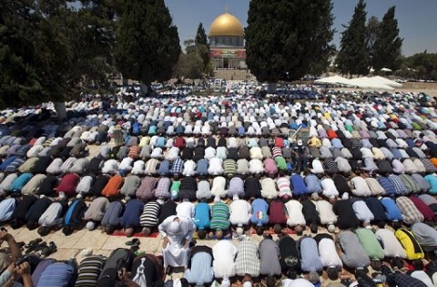 15 Jul 2013 - About 80,000 Muslims attended prayers at Jerusalem's Al-Aqsa mosque compound on the first Friday of the Muslim fasting month of Ramadan.