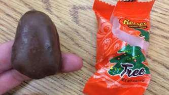 2015 Reese's peanut butter blob tree