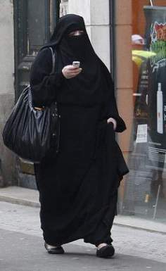 burqa woman cell phone