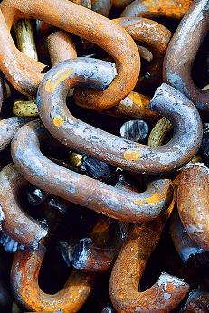 rusted links