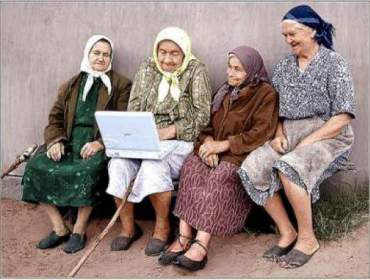 These four older ladies who lived in Naples, Italy always sat ... with laptop